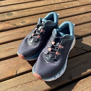 Hoke One One Women’s Gaviota 3s